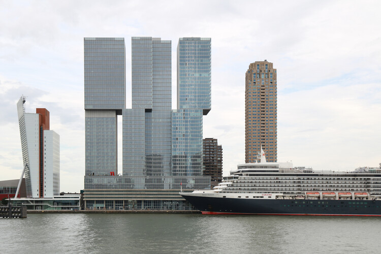 No Solid Ground: Three Approaches to Building Below Sea Level in Rotterdam - Image 64 of 70
