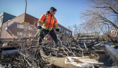 Some services will be limited during 3-day blue-collar workers' strike, Montreal says