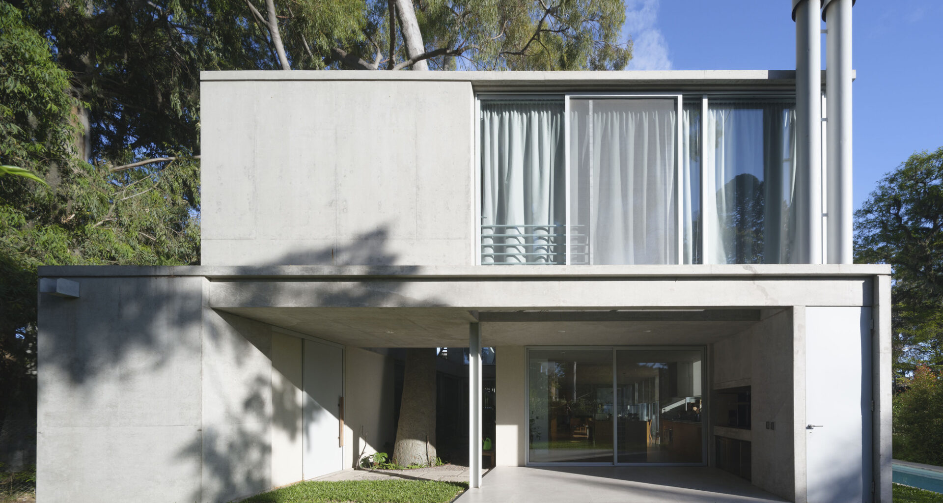 Eucalyptus House / Julia Yako + Laura Marino