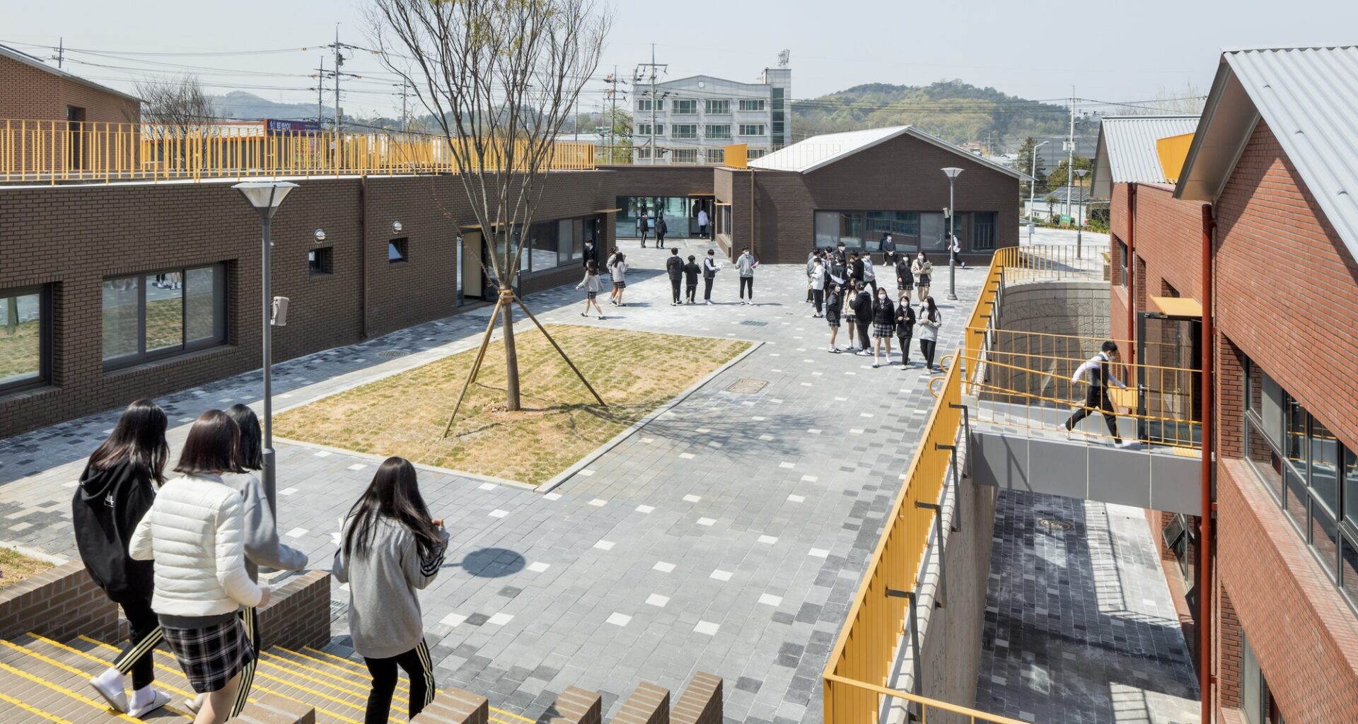 Smurf Village School / Hyunjoon Yoo + Partners