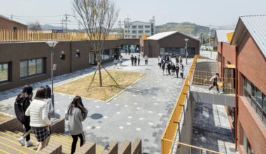 Smurf Village School / Hyunjoon Yoo + Partners