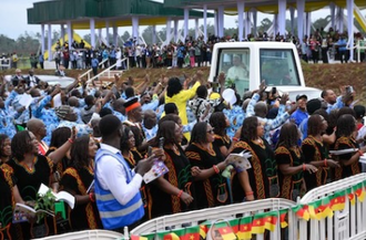 Pope arrives for Mass in Bamenda. Vatican Media