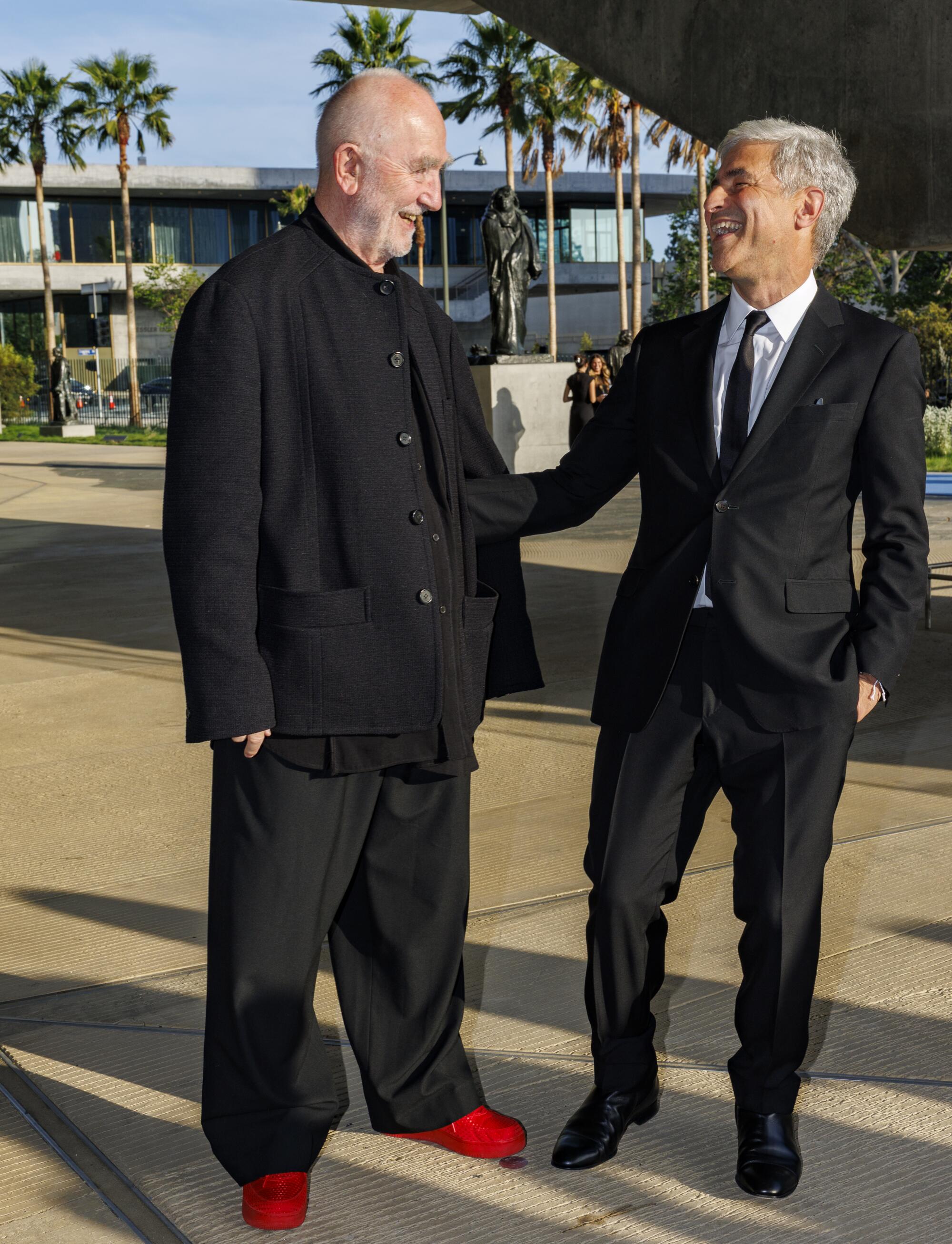 Peter Zumthor and Michael Govan chat.