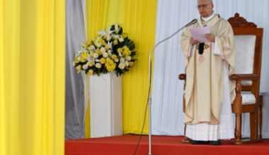 Pope at Mass in Douala