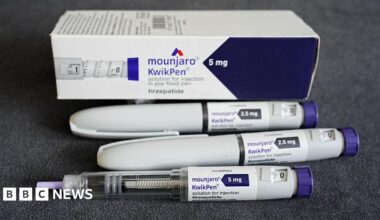 Collection of weight-loss jab paraphernalia and box, labelled "mounjaro kwikpen"