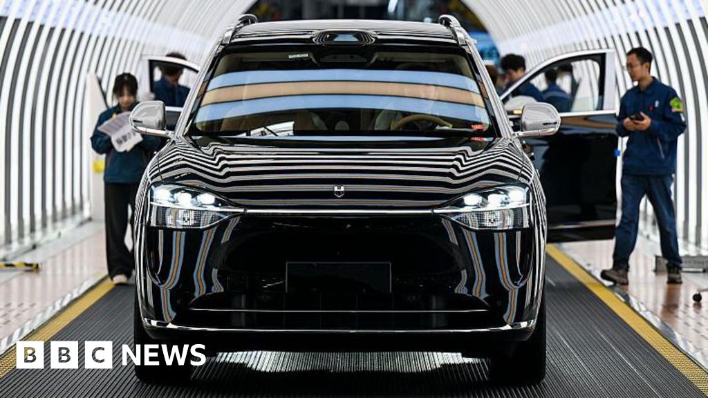 Chinese carmaker Seres patents voice-controlled "in-vehicle toilet" - BBC