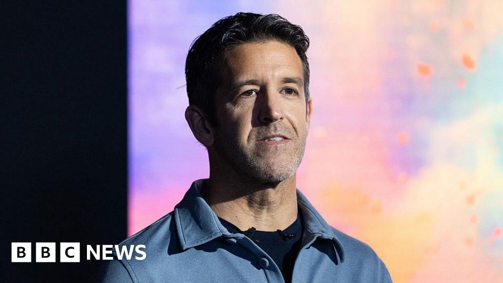 Apple names new chief executive to replace Tim Cook - BBC