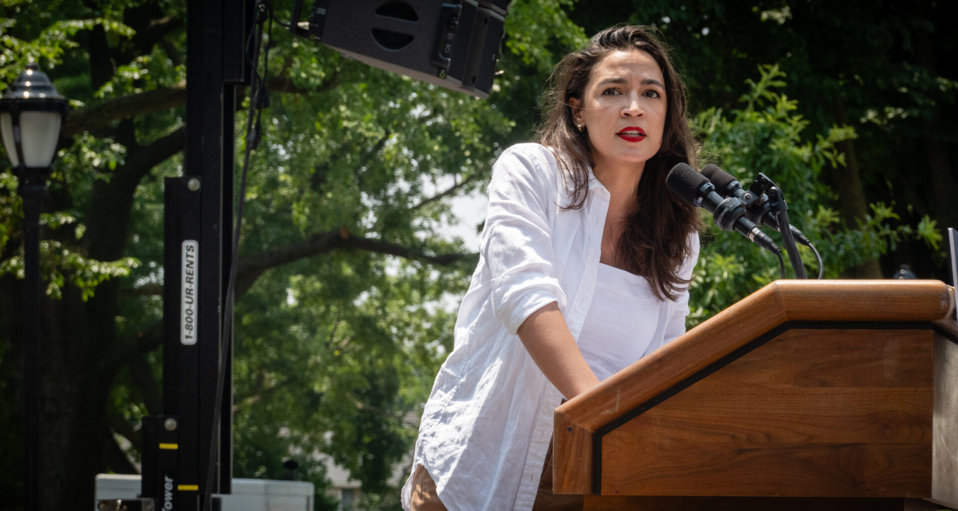 AOC reportedly shifts on US aid to Israel, saying she opposes even defensive spending – The Forward