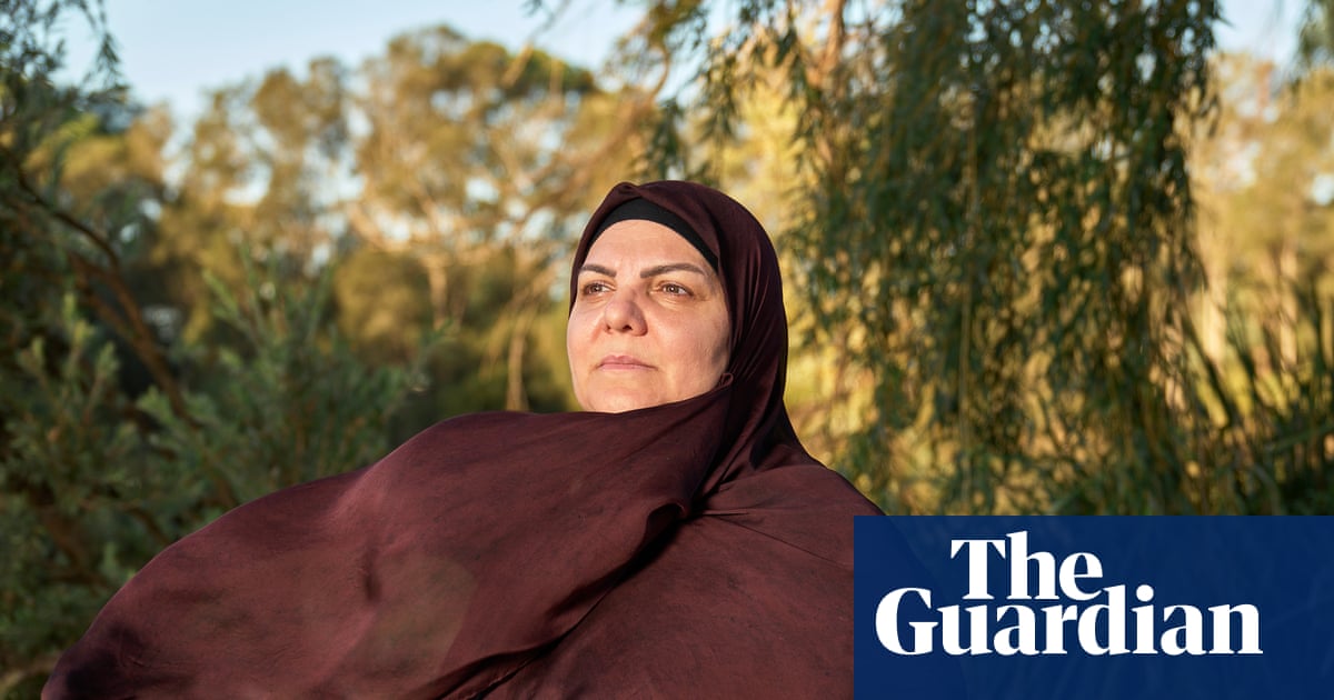 ‘You feel utterly helpless’: Lebanese Australians watch in despair as Israeli bombardment forces families to flee | Lebanon