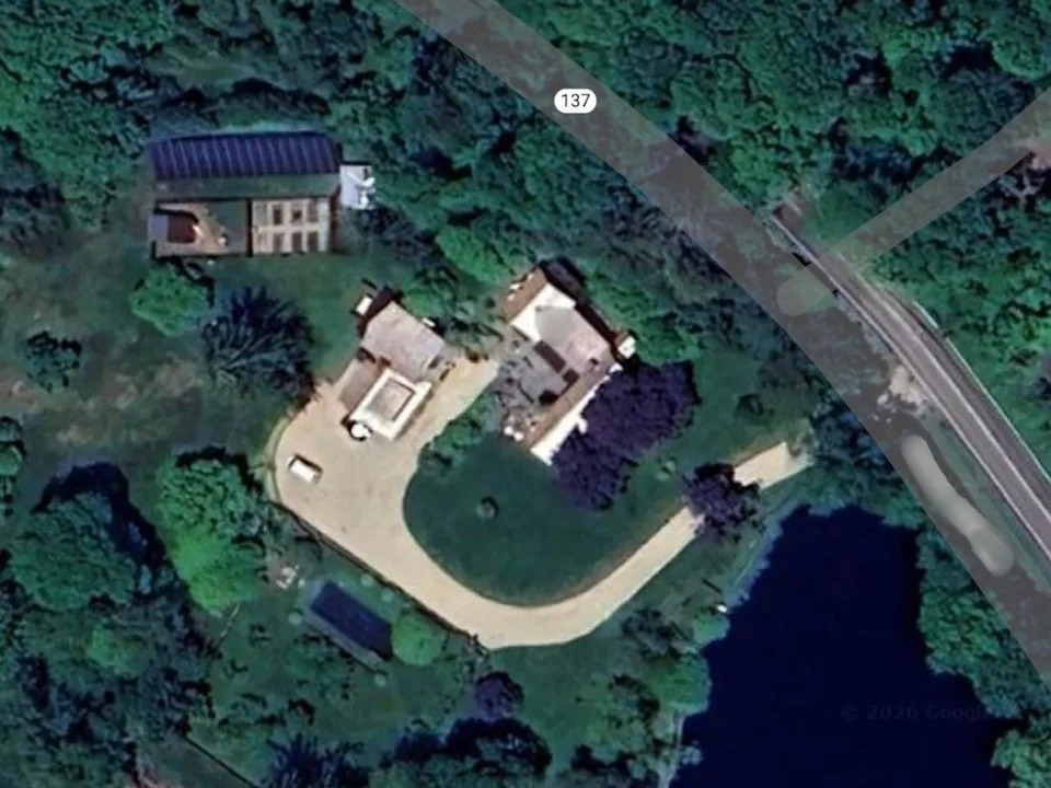 When in need of country life away from the bustling city, Lively and Reynolds can escape to their suburban home in Westchester County, about an hour’s drive from Manhattan. <span class="image-credit">(Google Maps)</span>