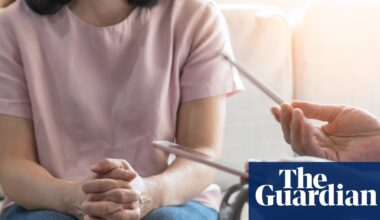 Repurposed drug may extend survival in aggressive ovarian cancer, trial shows | Ovarian cancer