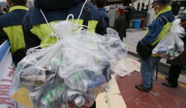 Exclusive: Elderly Losing Basic Pension Due to Rising Home Prices, Cases Double - 조선일보