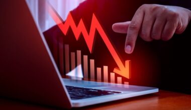 'Rich Dad Poor Dad' Author Robert Kiyosaki Says the 'Global Stock Market Is Collapsing' and Warns 'Promises Break During Wars'