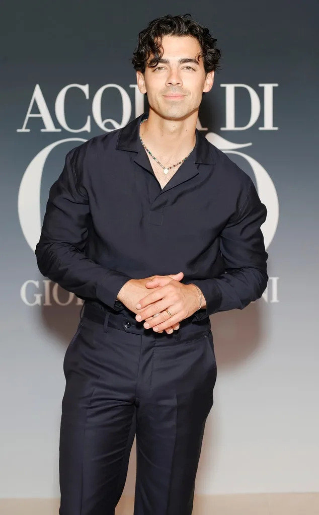 <p>Joe Jonas</p>