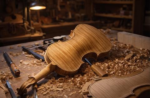 Violin by Mensur Avdić