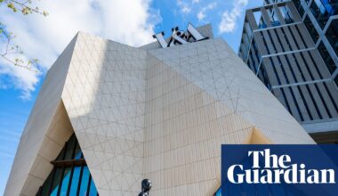 V&A faces calls to become living wage employer on eve of Stratford opening | V&A