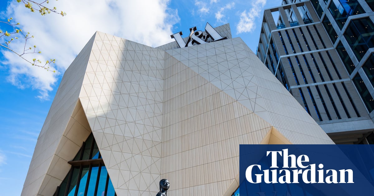 V&A faces calls to become living wage employer on eve of Stratford opening | V&A