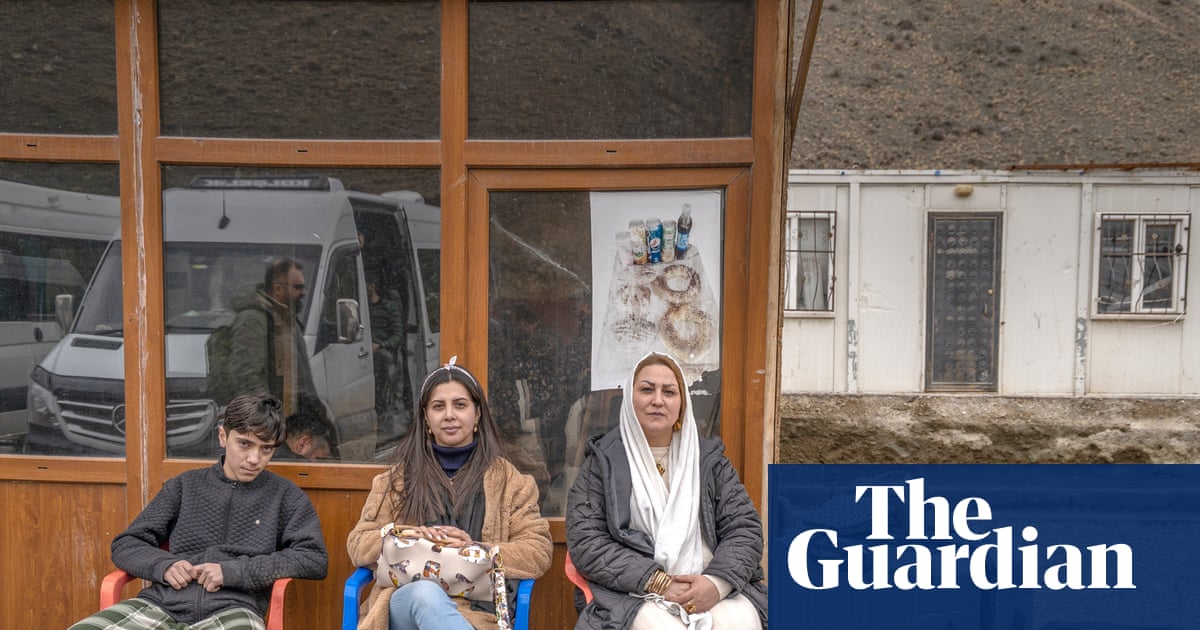 ‘Every night they are bombarding’: at border crossing, some Iranians are fleeing war and some are heading home | Iran
