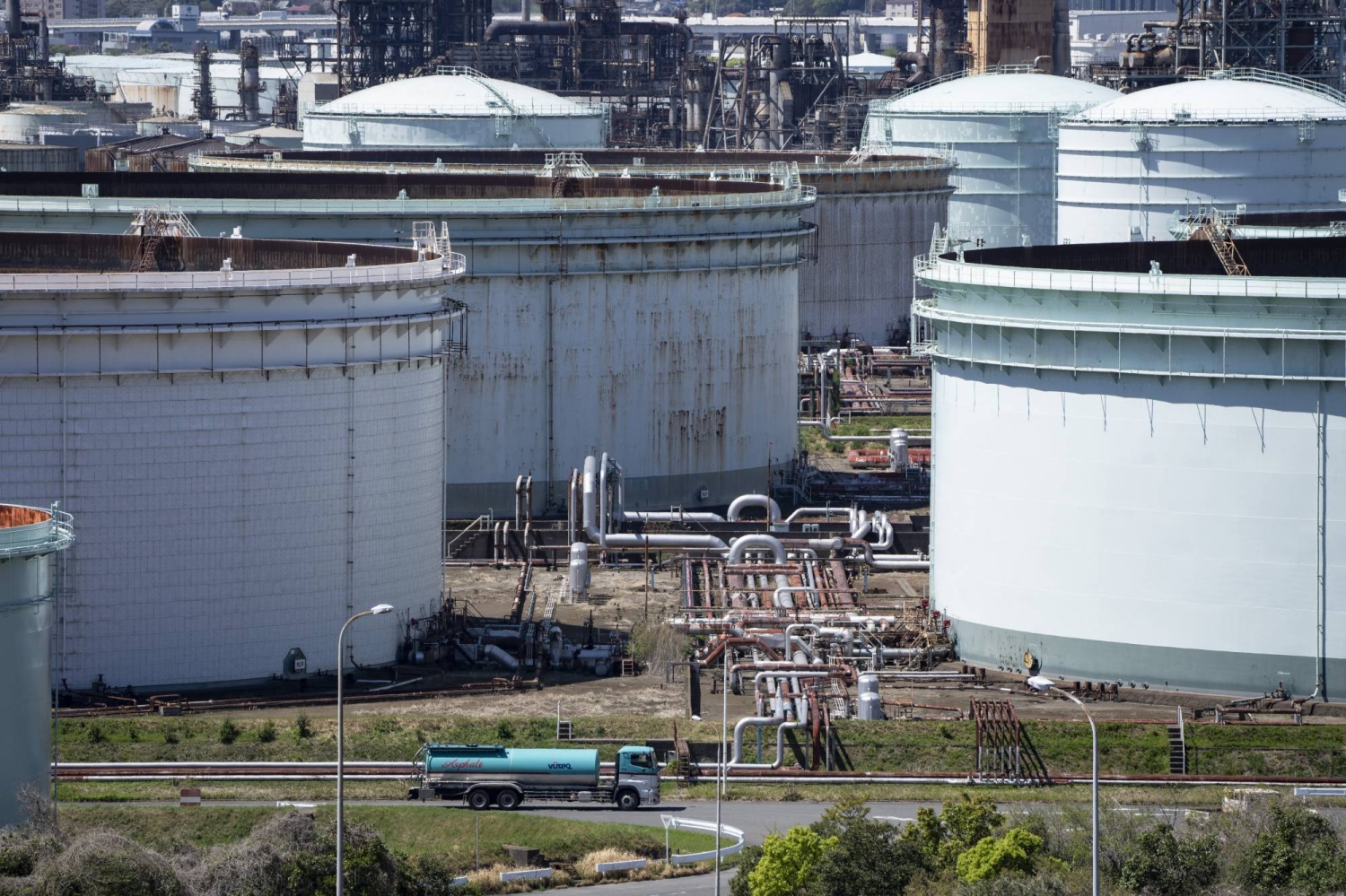 Japanese government urges suppliers not to hold back critical materials from the market