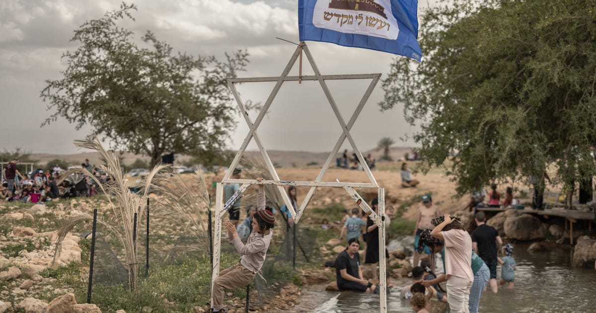 After Expelling 120 Families, Israeli Settlers Turn Stream Into Holiday Attraction