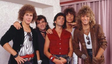 The National Desk dark theme brand icon