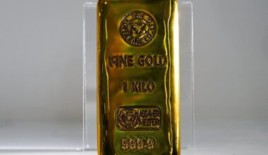 Gold Heads for Weekly Gain as Traders Weigh Iran Truce Prospects