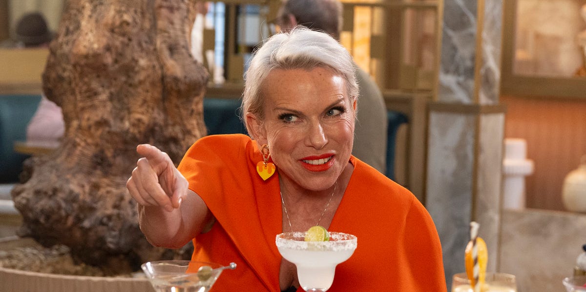 Debbie's behaviour leaves Ryan concerned