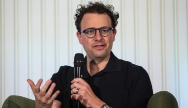 Anthropic Exec Says Culture Lets Staff 'Just Argue With Dario'