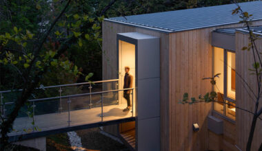Omar Gandhi completes cedar-clad residence on Lake Huron | News