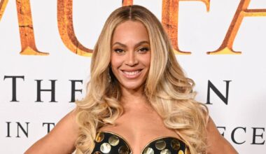 Beyoncé teases fans in stunning beach photos that spark big conversation