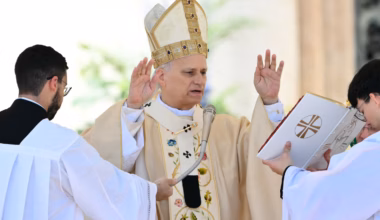Pope Leo’s first Easter speech is message of peace to world at war