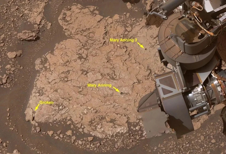 Photos from the Martian surface taken by Curiosity showing the spot drilled by the rover.