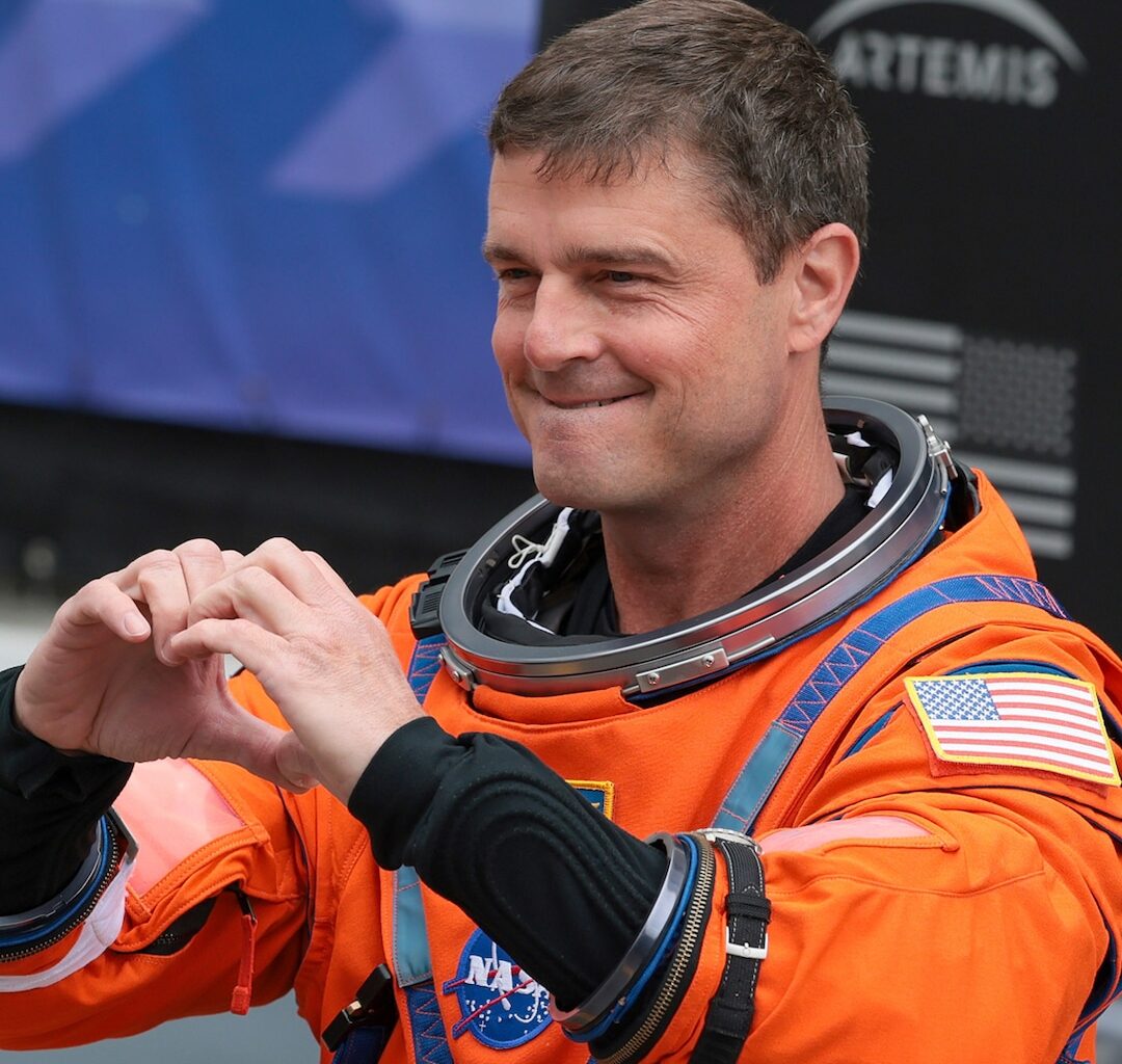 How Artemis 2 Commander Reid Wiseman Took His Late Wife Carroll Wiseman's Legacy to the Moon - E! News