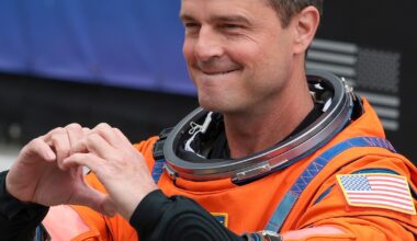 How Artemis 2 Commander Reid Wiseman Took His Late Wife Carroll Wiseman's Legacy to the Moon - E! News