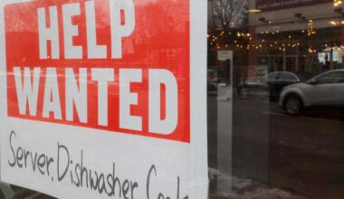 US hiring drops in sign of labor market chill