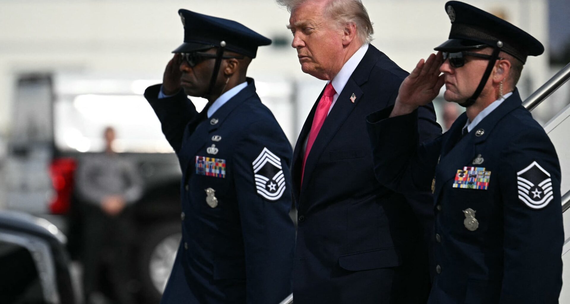 Trump says 'no sticking points at all,' predicts deal with Iran could come in days