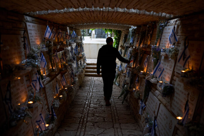 Israel’s Memorial Day: Remembrance and Grief, in Photos