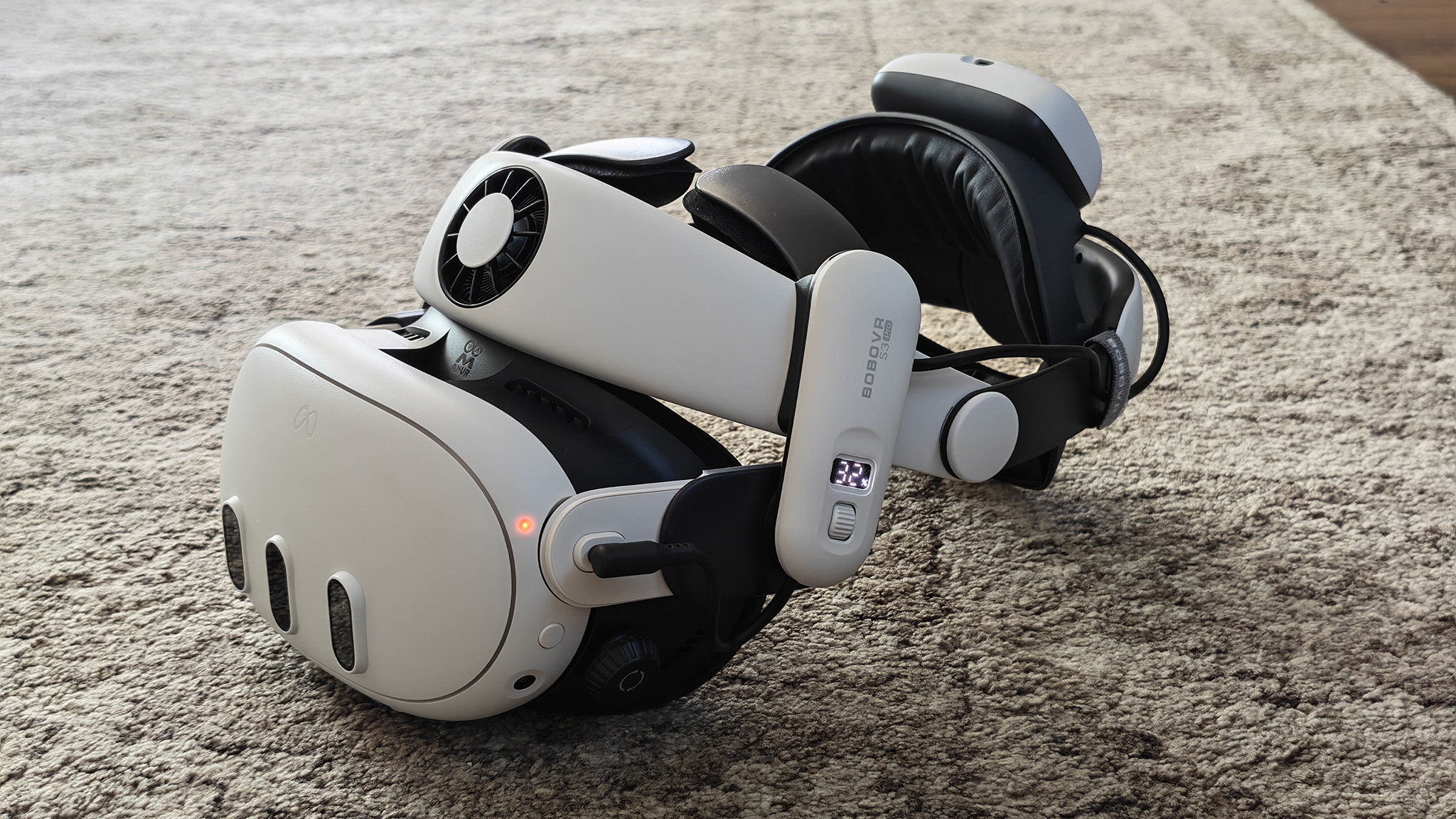 A BoboVR S3 Pro installed on a Meta Quest 3 headset