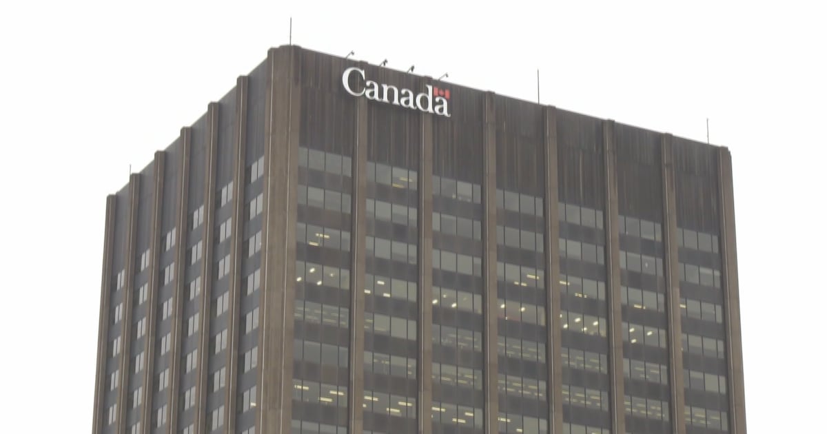 Thousands of federal public servants apply for early retirement - CTV News