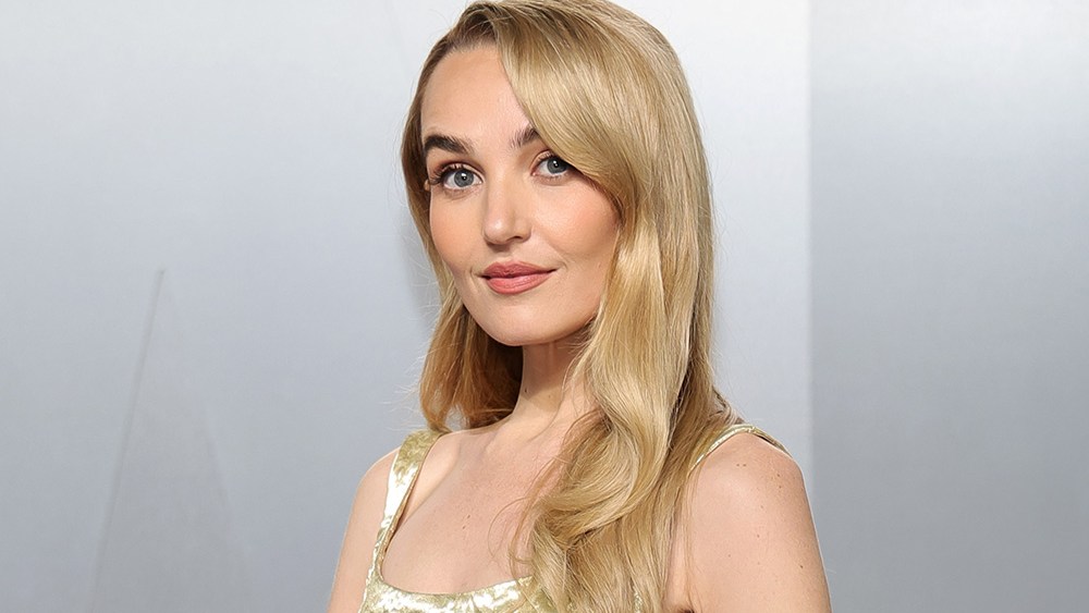 Chloe Fineman Video Edited Out Kid Pantsing Details by Vanity Fair