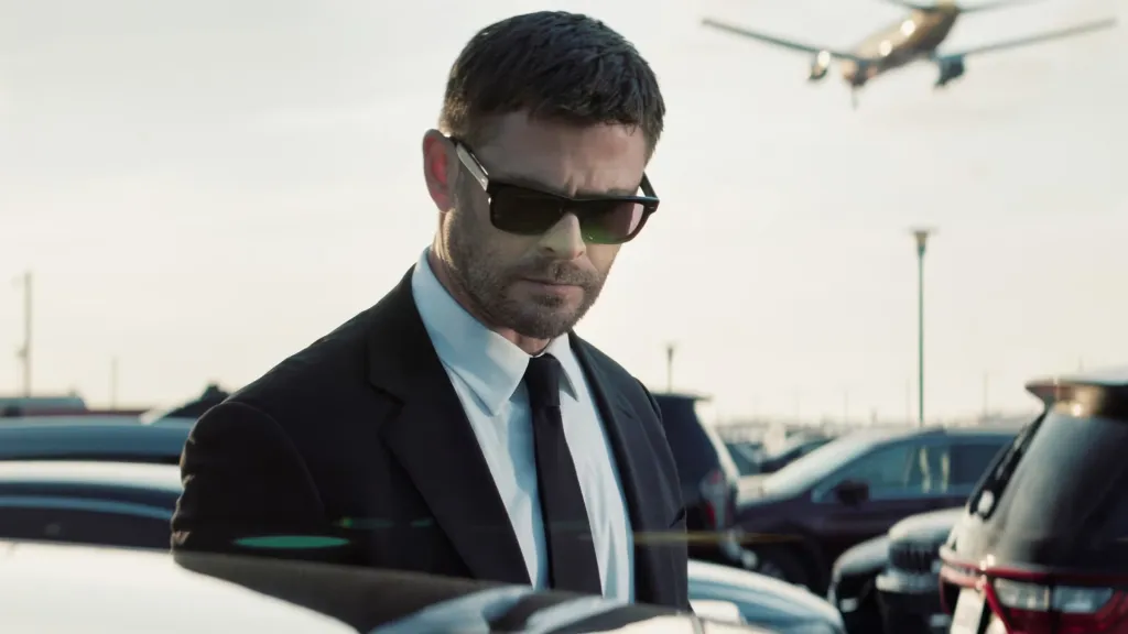 Chris Hemsworth in Crime 101