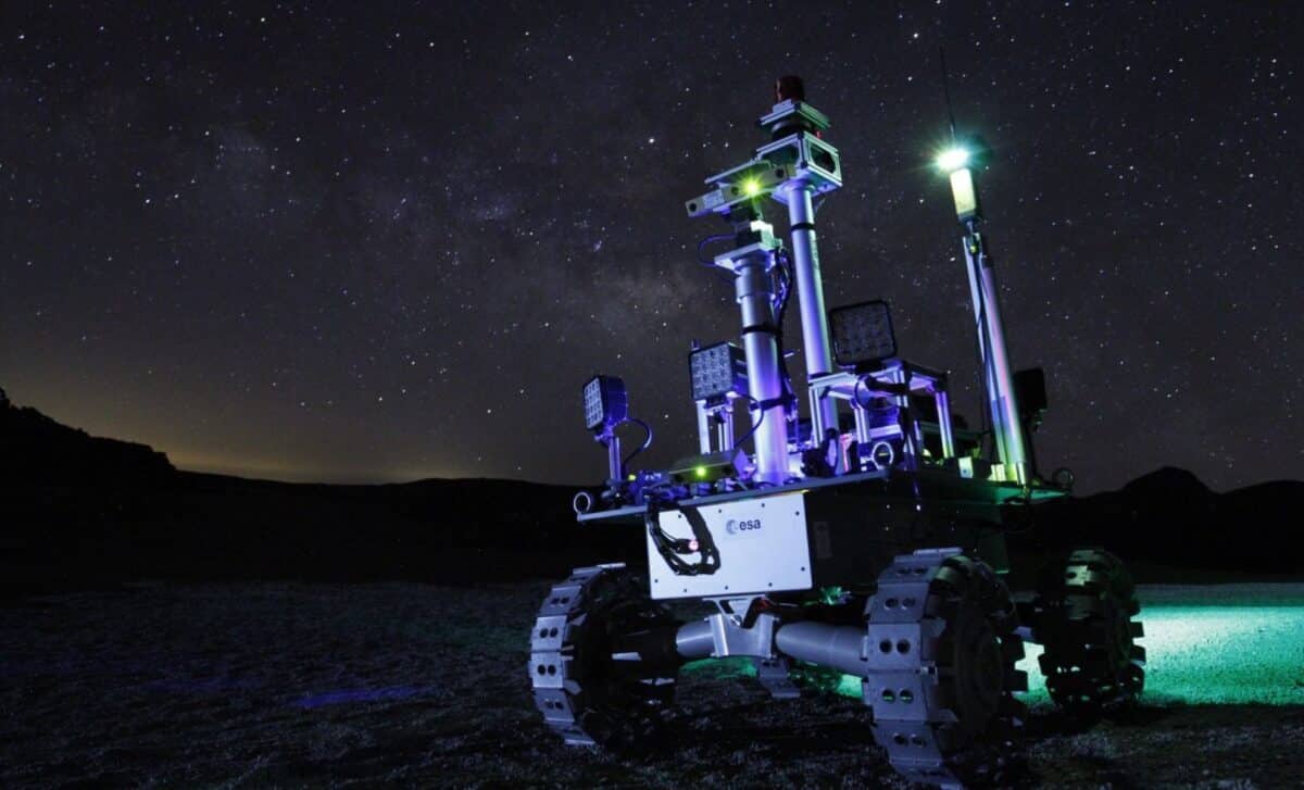 Engineers Design 500 Watt Laser Powered Rover To Explore The Moon’s Darkest Craters