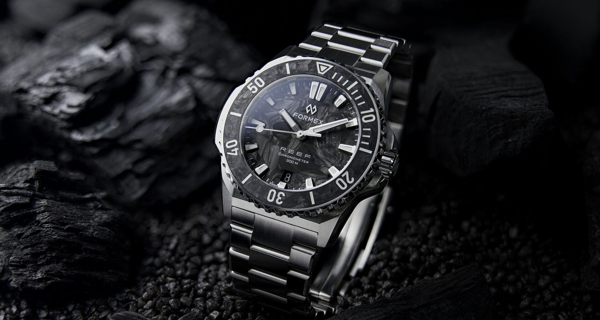 Formex Reef 39.5 Forged Carbon, a new Look for the Compact Diver