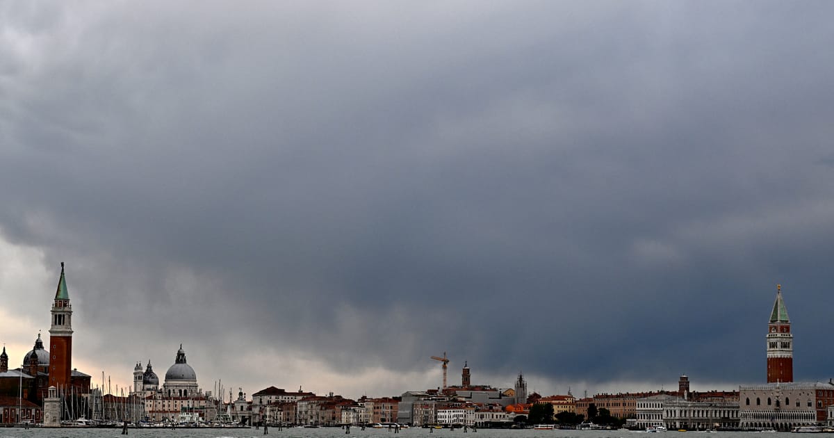 Venice Biennale jury quits over decision to allow Russia’s participation – POLITICO
