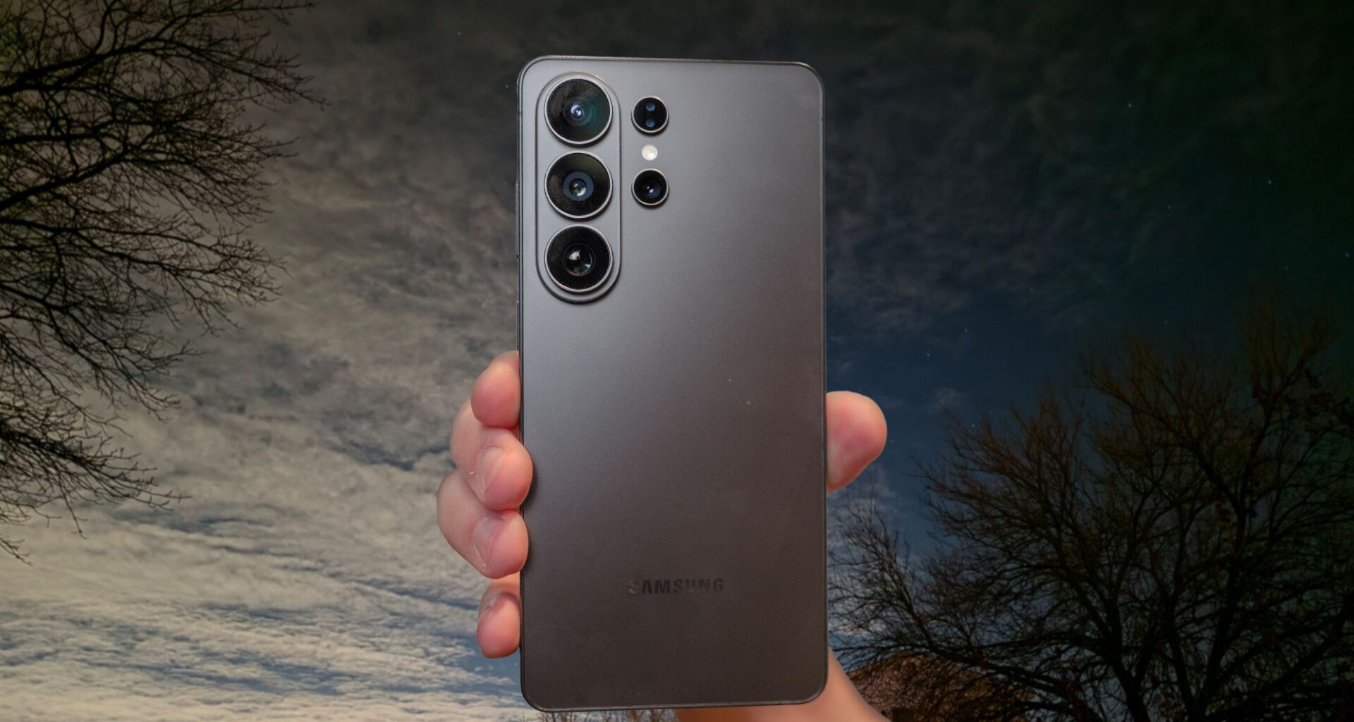 I found a hidden setting on the Galaxy S26 Ultra that completely transforms night photos