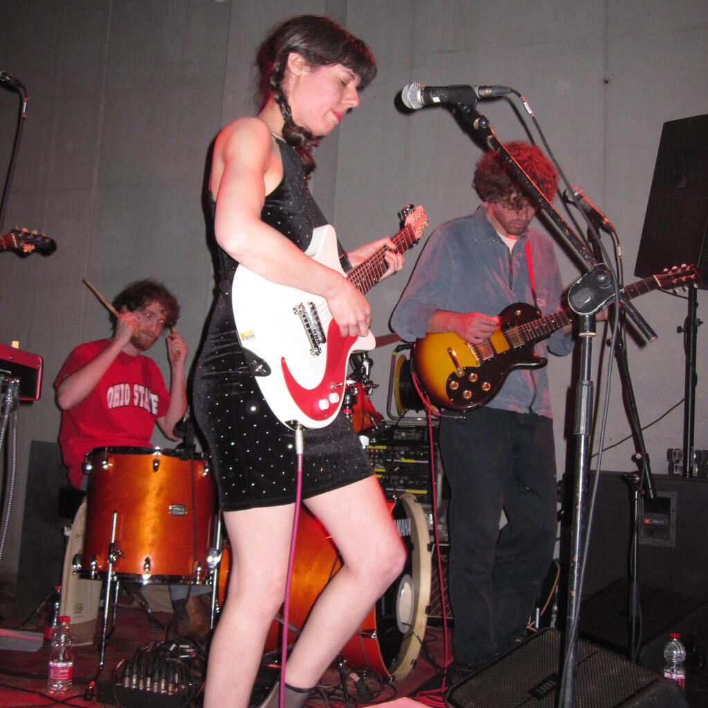 קיקי מלינקי בהופעה בבית רדיקל