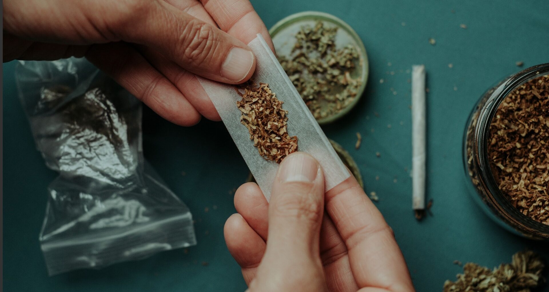 Smoking shrinks key brain regions while cannabis shows weaker effects