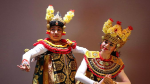 (From L to R) Jill Sanders and Mia Davies