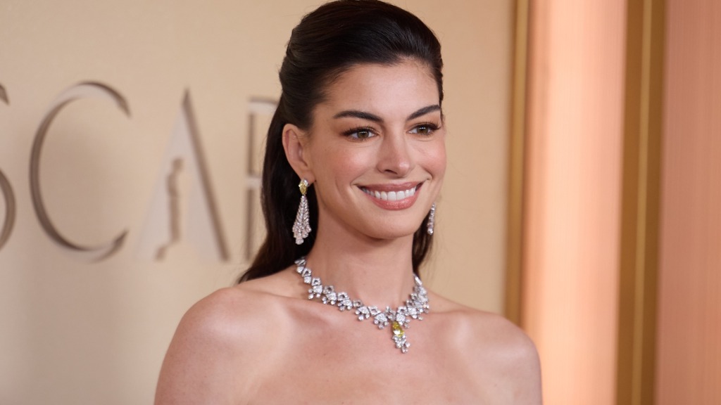 Anne Hathaway offers update on Princess Diaries 3