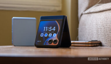 Motorola Razr 2025 tent mode